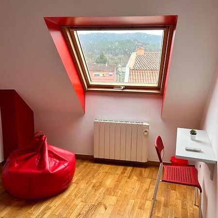 Acogedor Apartamento Atico En El Centro De O Porriño Extérieur photo